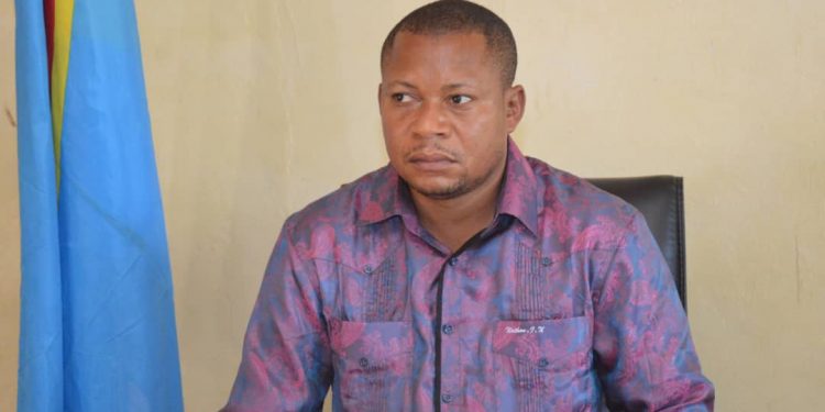 Lomami : le gouverneur Nathan Ilunga a présidé le forum de réflexion sur la fixation des frais scolaires pour l’année 2022-2023