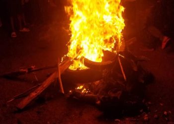 Lubero : deux opérants nocturnes maîtrisés et brûlés vifs par la population à Kasisi