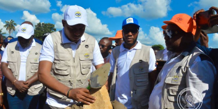 Lomami : les travaux de lutte anti-érosive sur le ravin UNILO lancés par le gouverneur Nathan Ilunga