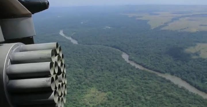 Traque des ADF : nouveau pilonnage des positions rebelles par l’aviation et l’artillerie de la coalition FARDC-UPDF à Kainama et Tchabi