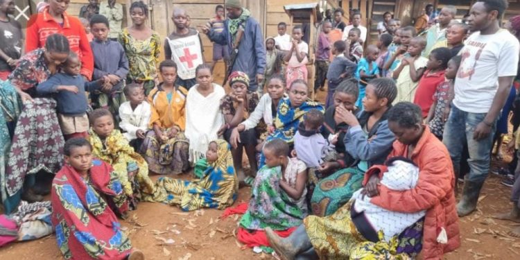 Beni : une nouvelle vague d’otages libérés des mains des ADF présentés au commandant secteur Sokola I à Bulongo