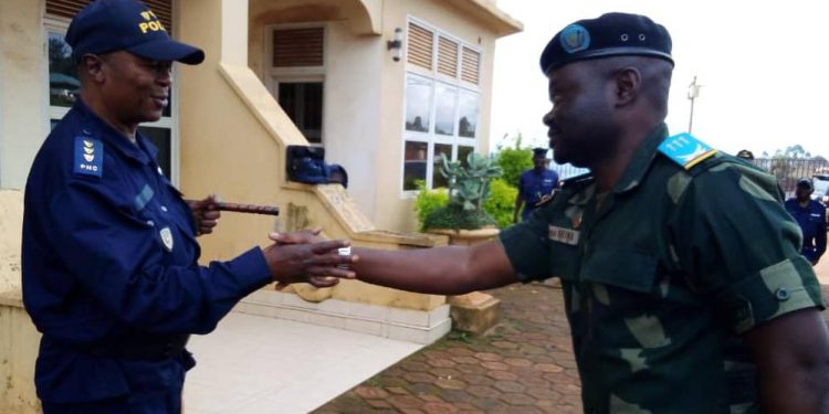 Butembo : le nouvel auditeur militaire de garnison de Butembo-Lubero présenté aux forces de l’ordre