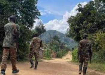 Ituri : 3 morts et une moto brûlée dans une embuscade des rebelles ADF à Irumu