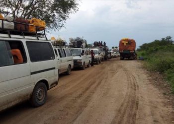 Guerre du M23/RDF : une centaine de véhicules bloqués à Kanyabayonga suite à la coupure de la route Kitshanga-Goma