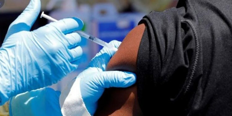 Butembo : faible adhésion à la vaccination anti-COVID-19, seuls 17% de la population cible atteints depuis mai 2021, se plaint la DPS