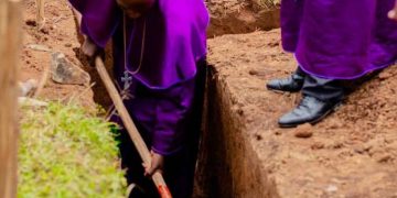 Butembo-EERA : le cardinal Walyuva lance les travaux de construction d’un “laboratoire moderne” au Centre hospitalier Vukaka