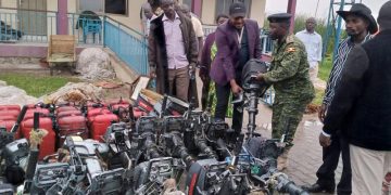 Pêche : la marine ougandaise libère 67 moteurs hors-bords des pêcheurs congolais grâce au plaidoyer du député Stive Ndambire