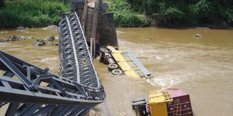 Effondrement du pont Ituri : la Nouvelle société civile et la CODEPEF exigent l’implication urgente du gouvernement