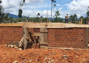 Construction d’un laboratoire moderne au C.H Vukaka/Butembo : le Patriarche Kalwaghe Josué salue les sacrifices et privations des chrétiens