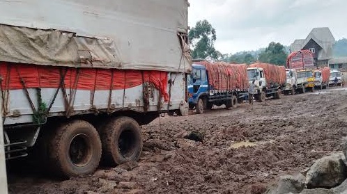 Rutshuru : délabrement de la route Sake-Kitshanga-Kanyabayonga, une dizaine de véhicules bloqués entre Katsiru et Nyanzale (Bwito)