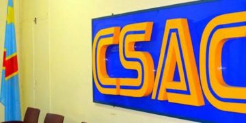 Kinshasa : le CSAC suspend le signal d’une télévision pour diffusion « des propos haineux, d’incitation à la violence et à des attaques personnelles »