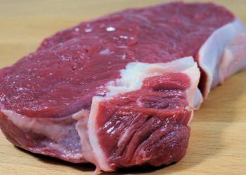 Rutshuru : le prix de la viande de bœuf au rabais après la tuerie d’une centaine de vaches par des bandits armés sur l’axe Tongo-Kalengera