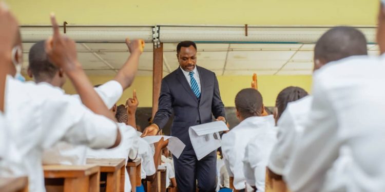 RDC : le Ministre Tony Mwaba lance officiellement la 57ème session de l’EXETAT au Kasaï-Oriental