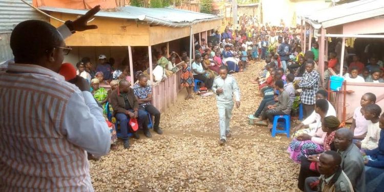 Butembo : le “maire” Jeannot Muhinda sensibilise pour l’enrôlement massif dans l’armée et la reddition volontaire des groupes armés