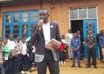 Butembo : le parlement des jeunes lance une campagne de lutte contre “l’achat des bulletins scolaires” et “le vagabondage” des apprenants dans les écoles