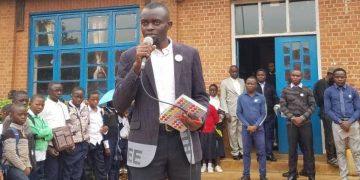 Butembo : le parlement des jeunes lance une campagne de lutte contre “l’achat des bulletins scolaires” et “le vagabondage” des apprenants dans les écoles