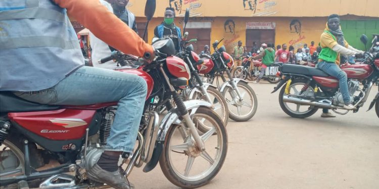 Butembo : une semaine accordée aux marchands et motocyclistes pour évacuer de la chaussée sur le boulevard Président de la République et sur d’autres rues du centre ville