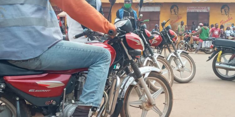 Butembo : la Fondation Jeannot Muhinda condamne l’assassinat d’un conducteur de mototaxi par des bandits armés à Rughenda