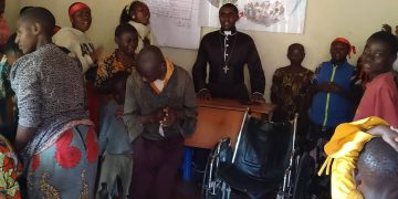15ème anniversaire de la mort du Patriarche Wasingya Kalwaghe : la paroisse Malera de l’EERA assiste les enfants handicapés encadrés par la SOPEHD