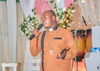 Campagne d’évangélisation interdiocésaine de l’EERA en ville de Beni : l’évangéliste Dany Makundi prêche “la culture du pardonˮ pour promouvoir la paix et la cohabitation pacifique