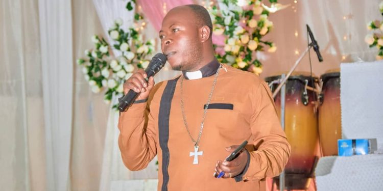 Campagne d’évangélisation interdiocésaine de l’EERA en ville de Beni : l’évangéliste Dany Makundi prêche “la culture du pardonˮ pour promouvoir la paix et la cohabitation pacifique