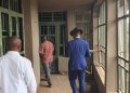 Butembo : le Représentant légal et mondial de l’EERA visite le laboratoire moderne en cours de construction au Centre hospitalier Vukaka