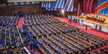 Sessions extra. Sénat-Ass. Nat : “Les députés et sénateurs doivent aussi dire au Président qu’ils sont prêts à renoncer à une partie de leur salaire pour soutenir l’armée” (LUCHA)