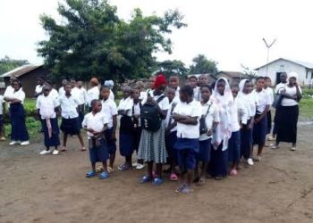 Rutshuru : impayés depuis quatre mois, les enseignants reprennent les cours pour sauver l’année scolaire