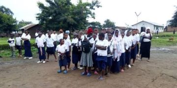 Rutshuru : impayés depuis quatre mois, les enseignants reprennent les cours pour sauver l’année scolaire