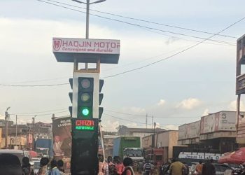 Butembo : la LETI invite les habitants à respecter les feux lumineux pour réduire les accidents