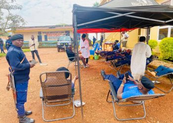 Butembo : la police fait un don de sang en marge de la fête de l’Indépendance