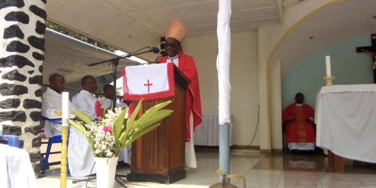 Rutshuru : Monseigneur Willy Ngumbi prêche le vivre-ensemble