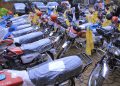 Butembo-Beni : 113 motos remises aux membres de la fondation Umoja ni nguvu pour booster leurs activités entrepreneuriales