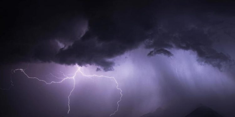 Walikale : une fillette tuée et trois personnes grièvement blessées par la foudre à Pinga