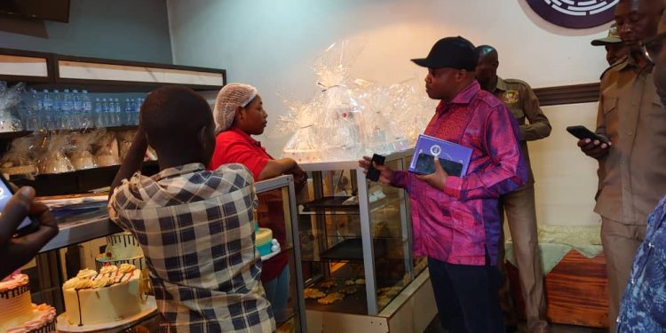 Butembo : le service urbain de l’Économie sensibilise sur la conformité des prix au taux de change