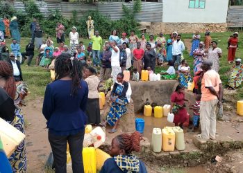 Butembo : le député Mbenze Yotama dénonce une tentative de spoliation d’une parcelle abritant une source d’eau potable au quartier Kitulu