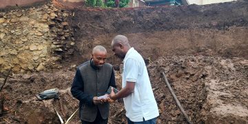 Butembo : la société ENK assiste les familles des victimes de l’écroulement d’un mur de soutènement à Vatolya