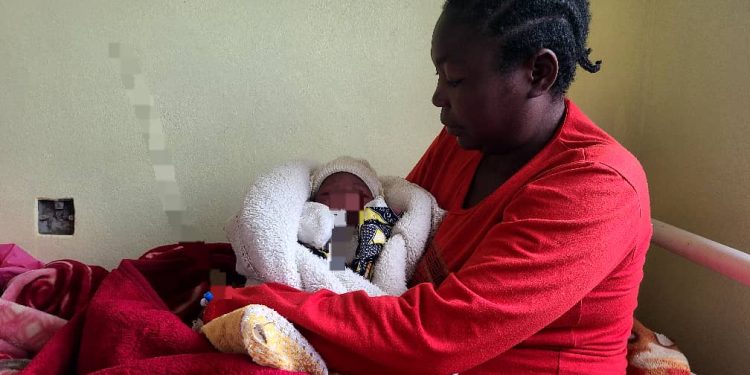 Lubero/Kinyatsi : les premières bénéficiaires des 12 accouchements gratuits offerts par le Patriarche quittent l’hôpital