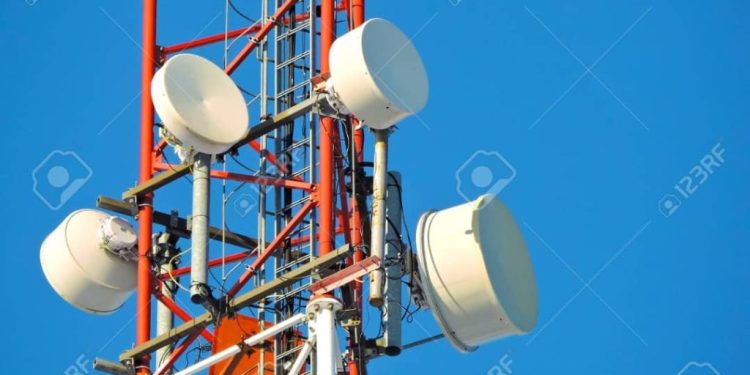 Coupure des réseaux à Lubero : familles et étudiants contraints aux méthodes traditionnelles pour communiquer