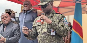 Butembo : remise du premier lot de passeports biométriques par le gouverneur