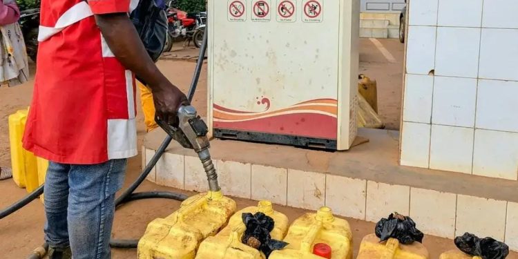 Butembo : taximen et vendeurs de mini-stations affectés par la hausse du prix du carburant