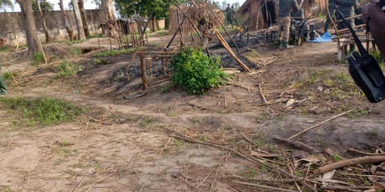 Rutshuru : une position des rebelles du M23 incendiée par des présumés FDLR à Kiseguro