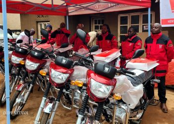 Butembo : sept enseignants de l’EP Swanga bénéficient des motos grâce au partenariat LBC-Haujue