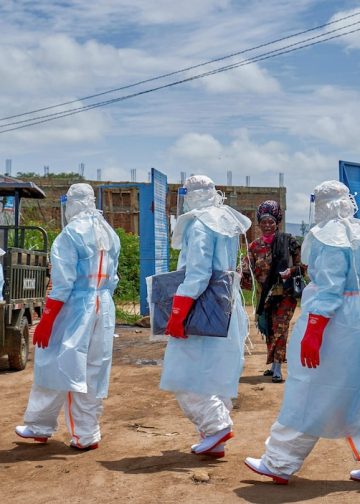 Ebola en Ituri : le premier patient guéri quitte le centre de traitement de Rwampara