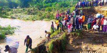 Rutshuru : les usagers de la route Kiwanja-Ishasha plaident pour la construction d’un nouveau pont sur la rivière Nkwenda