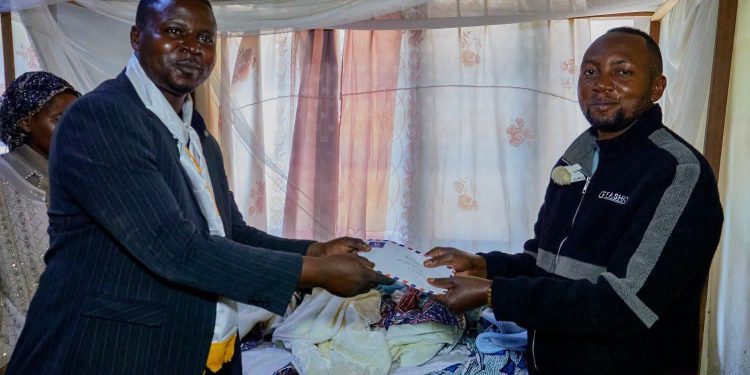 Butembo: Remy Mukweso fête l’indépendance avec les quadruplés nés au Centre Hospitalier Sainte Famille de Mukuna